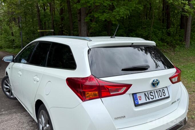 Toyota Auris 2 generation Touring Sports Hybrid wagon 5-doors