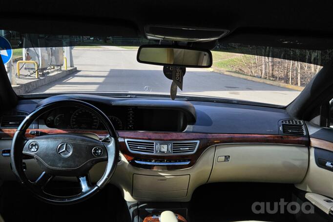 Mercedes-Benz S-Class W221 Sedan 4-doors