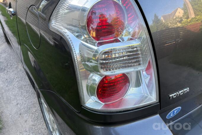 Toyota Corolla Verso 1 generation [restyling] -2 generation