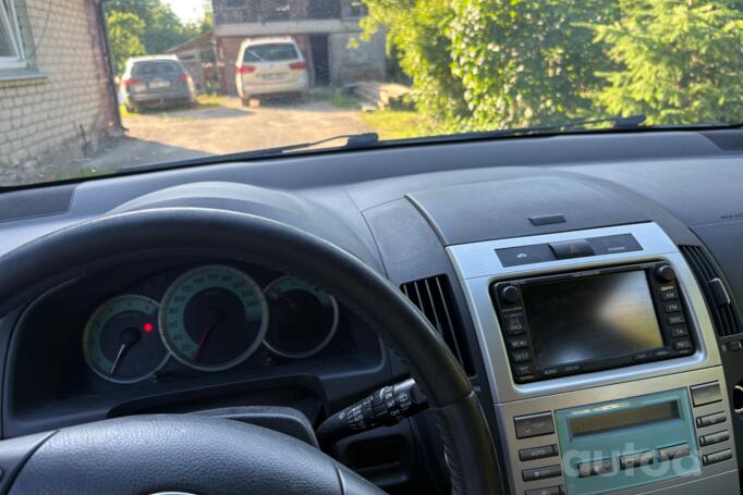 Toyota Corolla Verso 1 generation [restyling] -2 generation