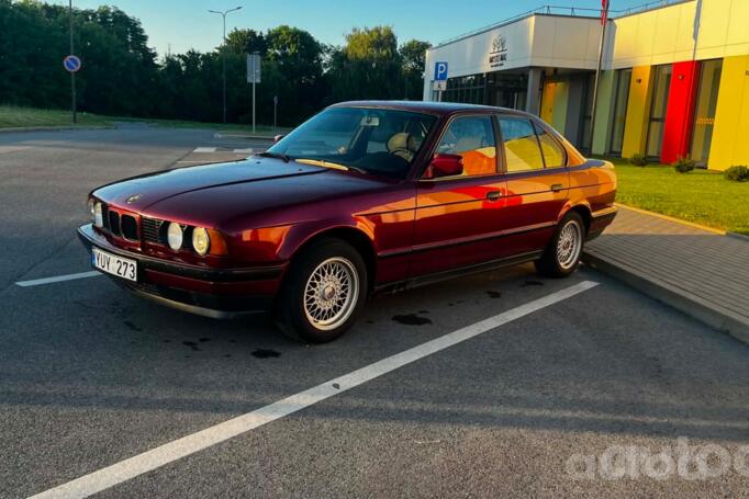 BMW 5 Series E34 Sedan