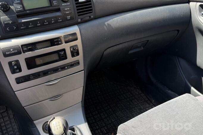 Toyota Corolla E120 Hatchback 5-doors