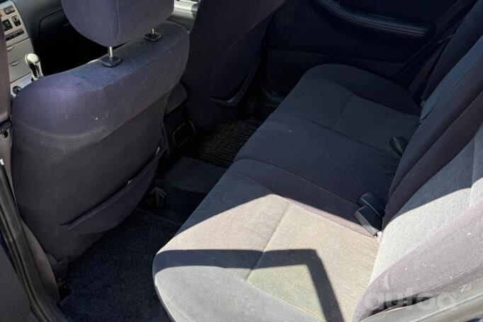 Toyota Corolla E120 Hatchback 5-doors