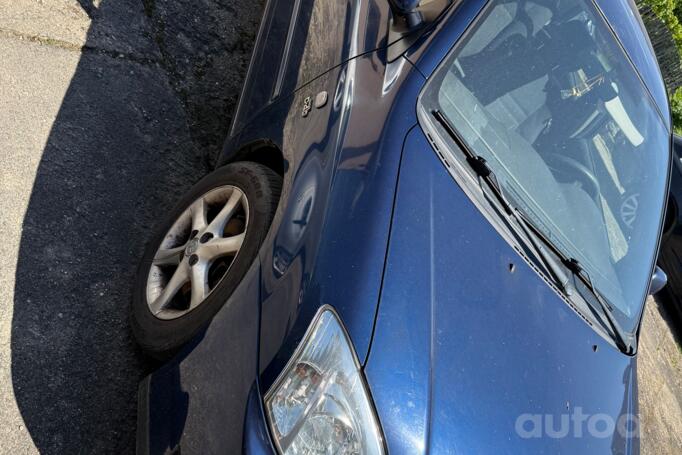 Toyota Corolla E120 Hatchback 5-doors