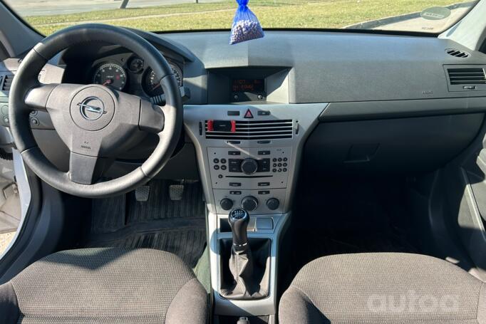 Opel Astra H [restyling]