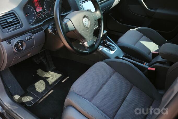 Volkswagen Golf 5 generation Hatchback 5-doors