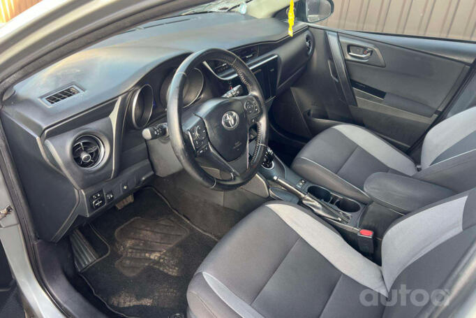 Toyota Auris 2 generation Touring Sports wagon 5-doors