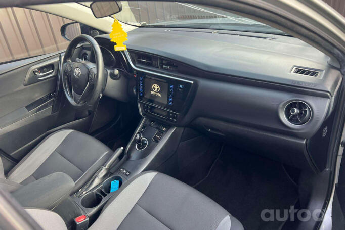 Toyota Auris 2 generation Touring Sports wagon 5-doors