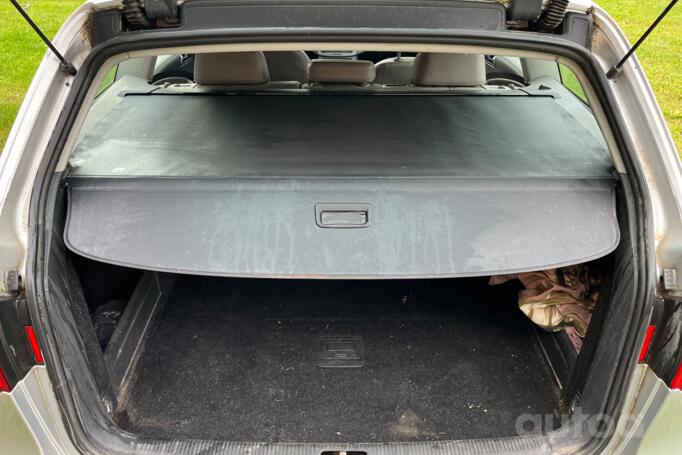 Volkswagen Passat B6 wagon 5-doors
