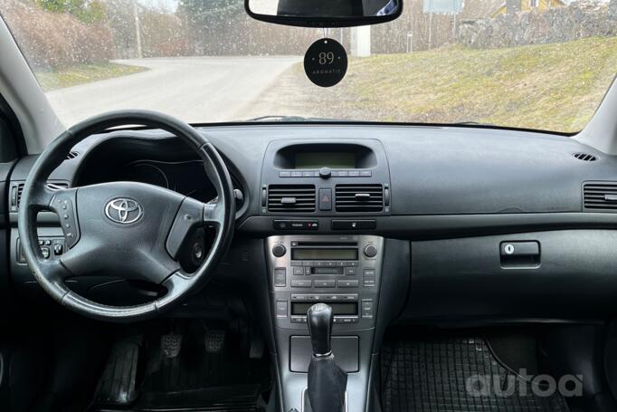 Toyota Avensis 2 generation wagon