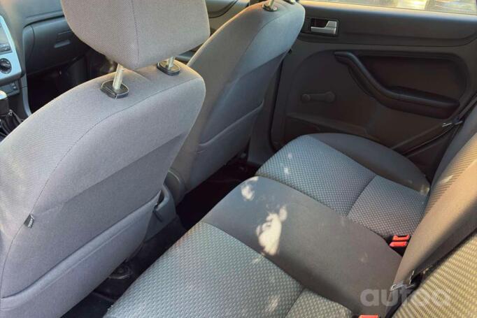 Ford Focus 2 generation wagon 5-doors