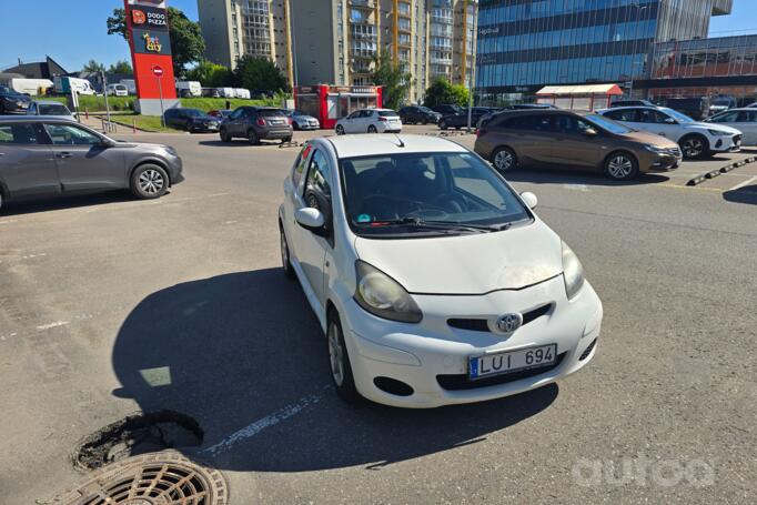 Toyota Aygo 1 generation [restyling] Hatchback 3-doors