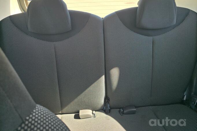 Toyota Aygo 1 generation [restyling] Hatchback 3-doors