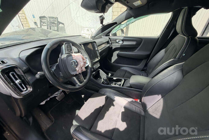 Volvo XC40 1 generation Crossover