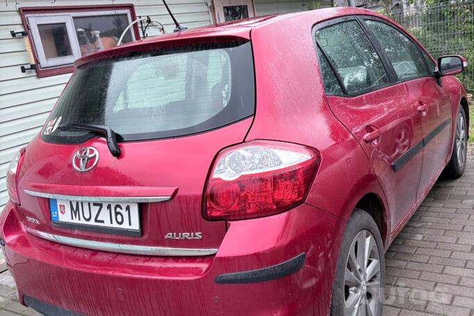 Toyota Auris 1 generation [restyling] Hatchback 5-doors