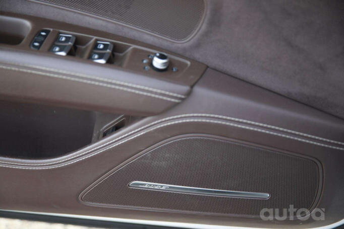 Audi A8 D4/4H Sedan