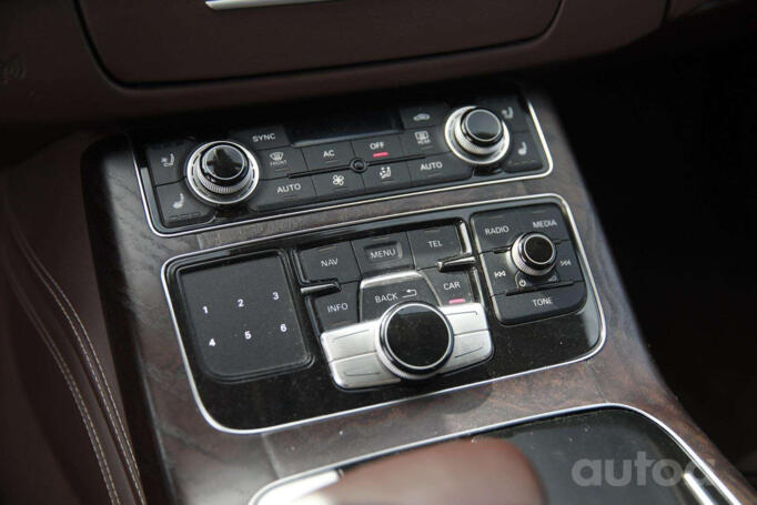 Audi A8 D4/4H Sedan