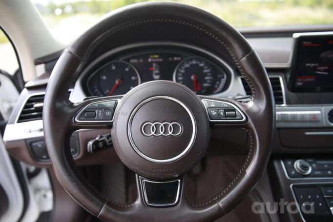 Audi A8 D4/4H Sedan