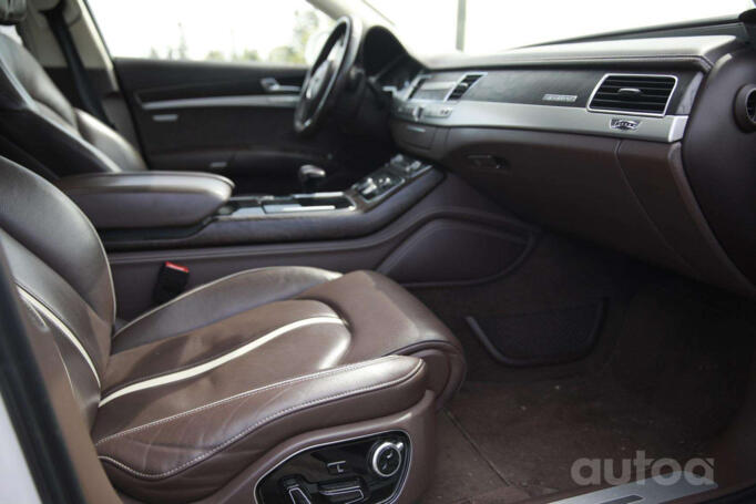 Audi A8 D4/4H Sedan