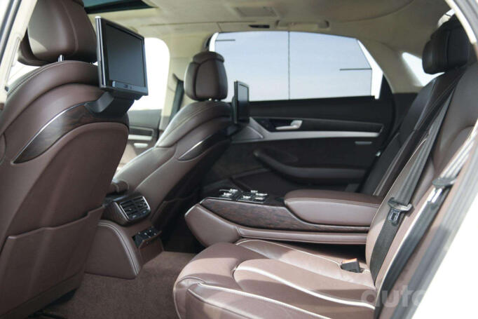 Audi A8 D4/4H Sedan