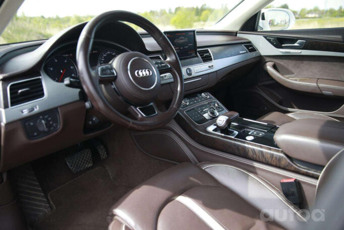 Audi A8 D4/4H Sedan