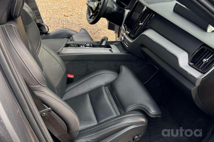 Volvo V60 2 generation wagon 5-doors