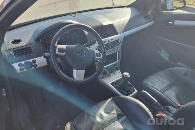 Opel Astra H Hatchback