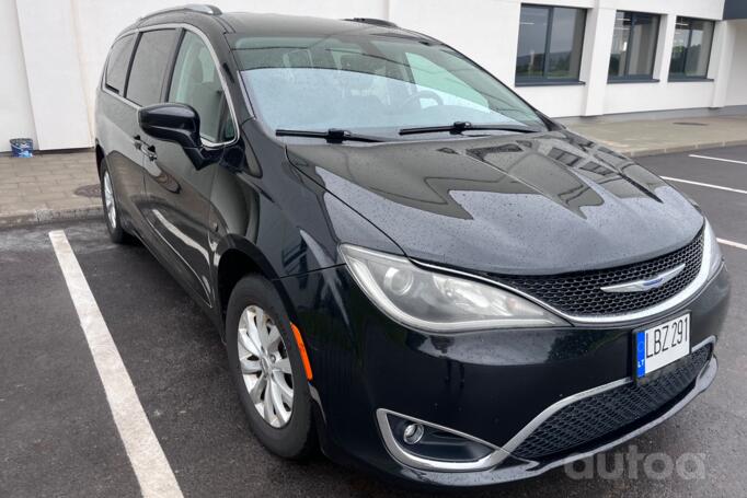 Chrysler Pacifica 2 generation Minivan