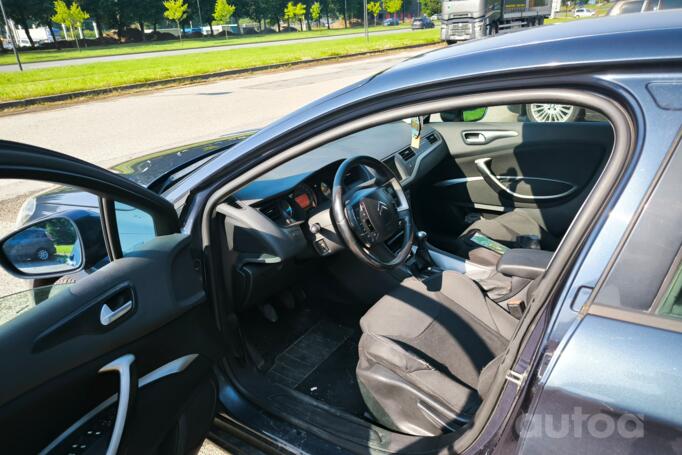Citroen C5 2 generation Sedan