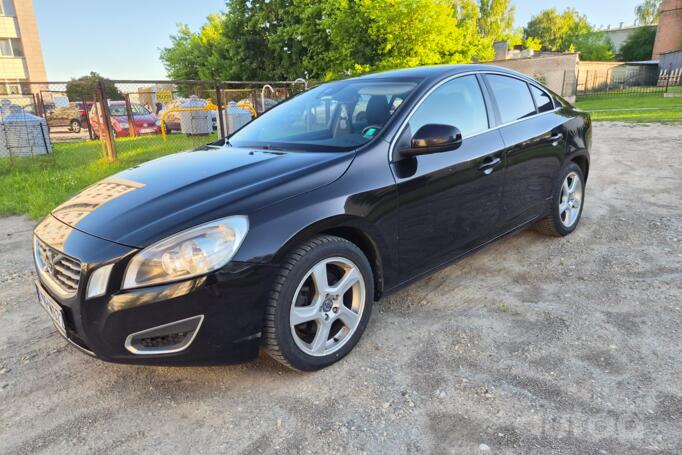 Volvo S60 2 generation Sedan
