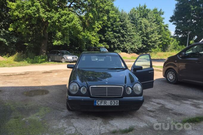 Mercedes-Benz E-Class W210 Sedan