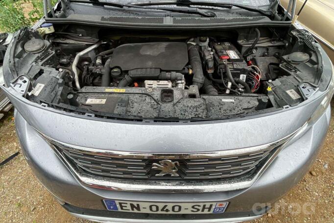 Peugeot 5008 2 generation Crossover