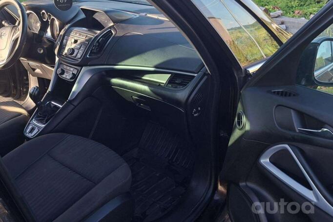 Opel Zafira Family [restyling] Minivan