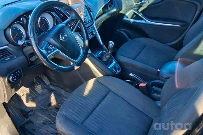 Opel Zafira Family [restyling] Minivan