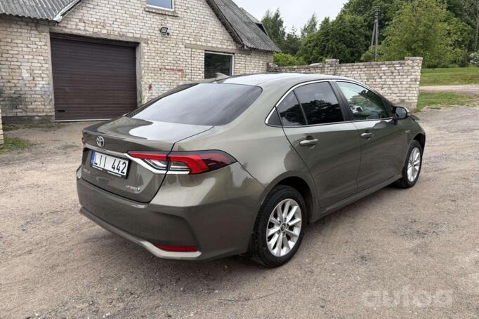Toyota Corolla E170 [restyling] Sedan