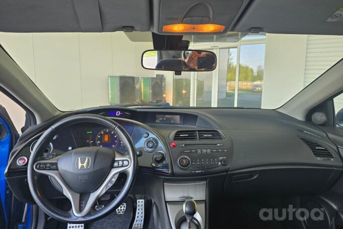 Honda Civic 8 generation Hatchback 5-doors