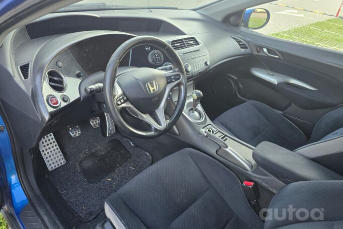 Honda Civic 8 generation Hatchback 5-doors