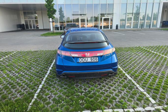 Honda Civic 8 generation Hatchback 5-doors