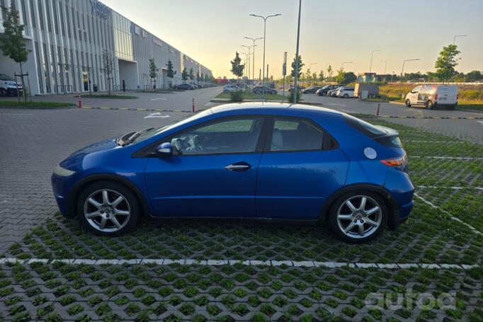Honda Civic 8 generation Hatchback 5-doors