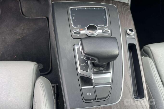 Audi Q5 8R [restyling] Crossover