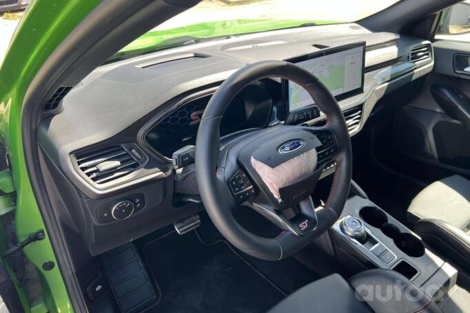 Ford Focus 4 generation Hatchback