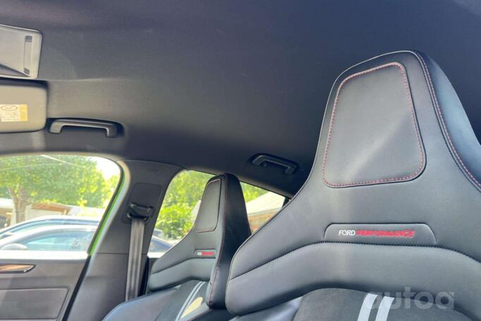 Ford Focus 4 generation Hatchback