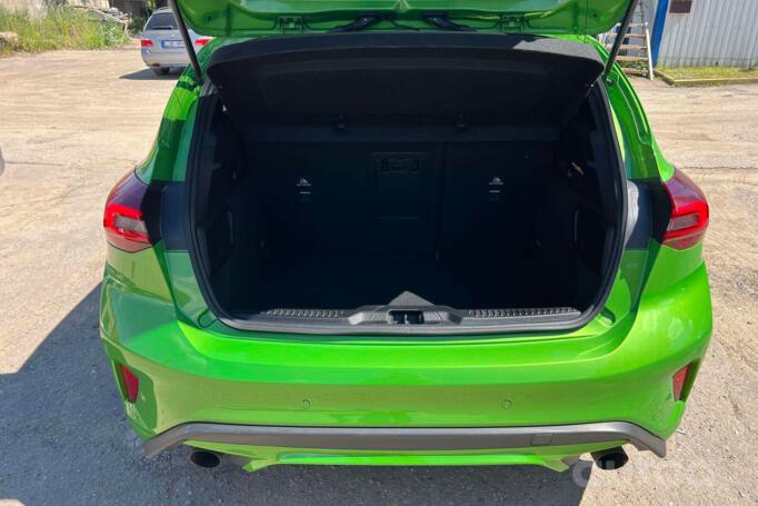 Ford Focus 4 generation Hatchback
