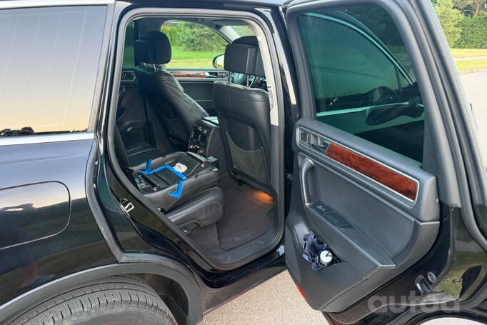 Volkswagen Touareg 2 generation Crossover