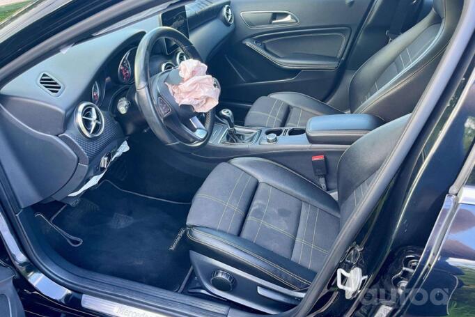 Mercedes-Benz A180 2016