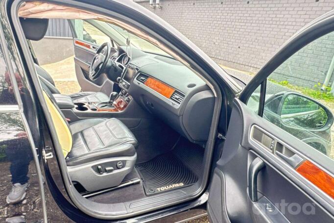 Volkswagen Touareg 2 generation Crossover