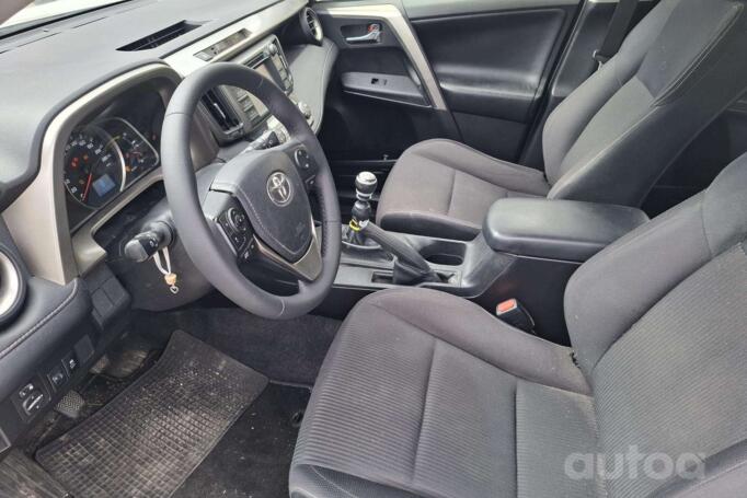 Toyota RAV4 4 generation Crossover