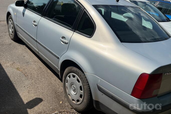 Volkswagen Passat B5 Sedan 4-doors