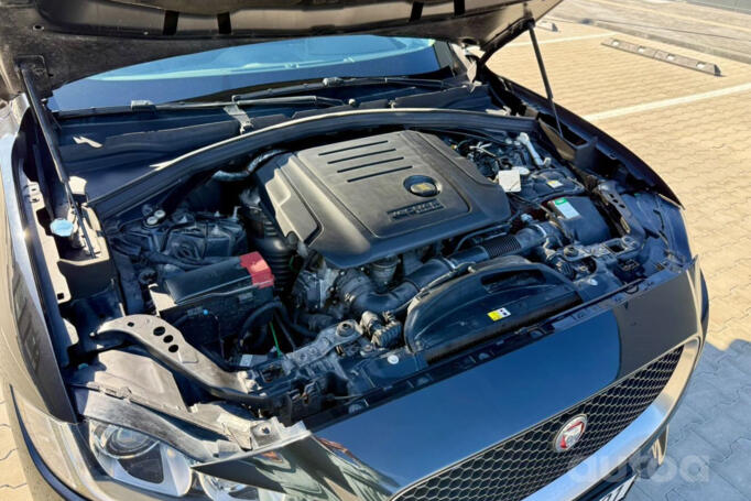 Jaguar F-Pace 1 generation Crossover
