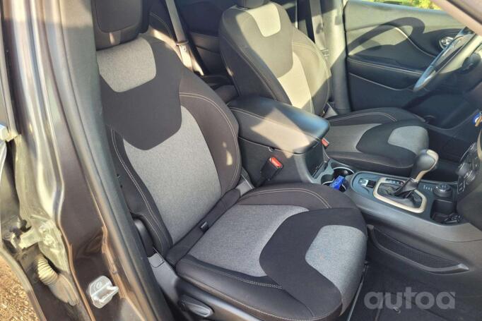 Jeep Cherokee KL SUV 5-doors